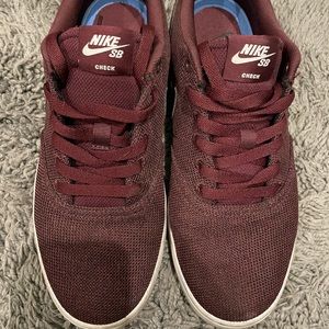 Nike SB Size 9 skater shoes